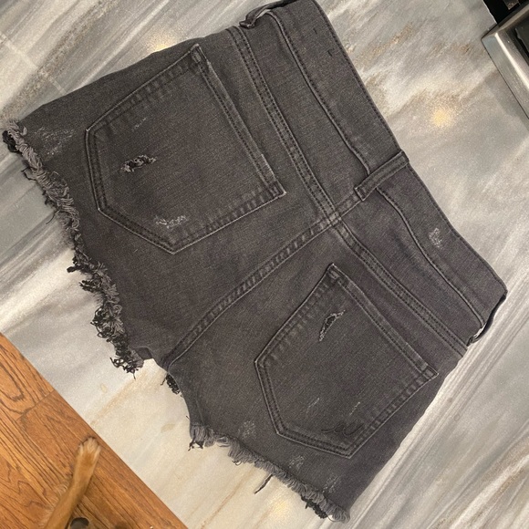 Express Mid-rise Jean Shorts - Picture 4 of 8